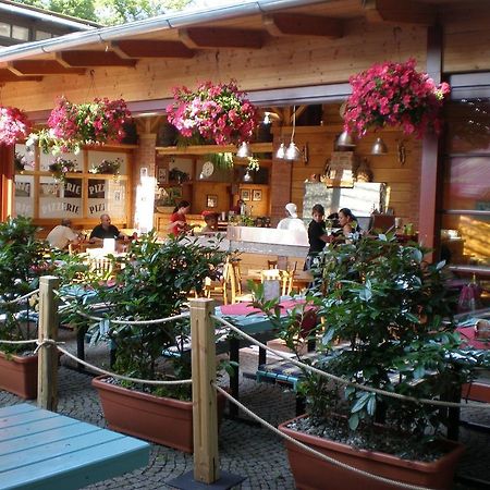Hotel Saloon Zlin Ngoại thất bức ảnh